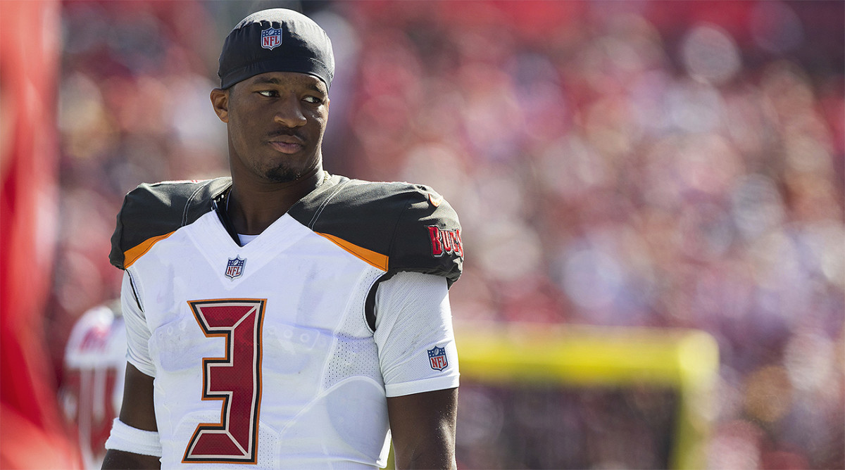 jameis-winston-morning-huddle.jpg